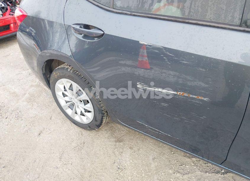 Photo 20 of 2019 Toyota Corolla LE (VIN 2T1BURHE5KC126459)