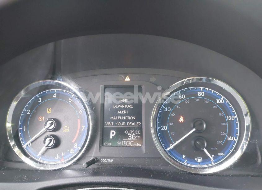 Photo 7 of 2019 Toyota Corolla LE (VIN 2T1BURHE5KC126459)