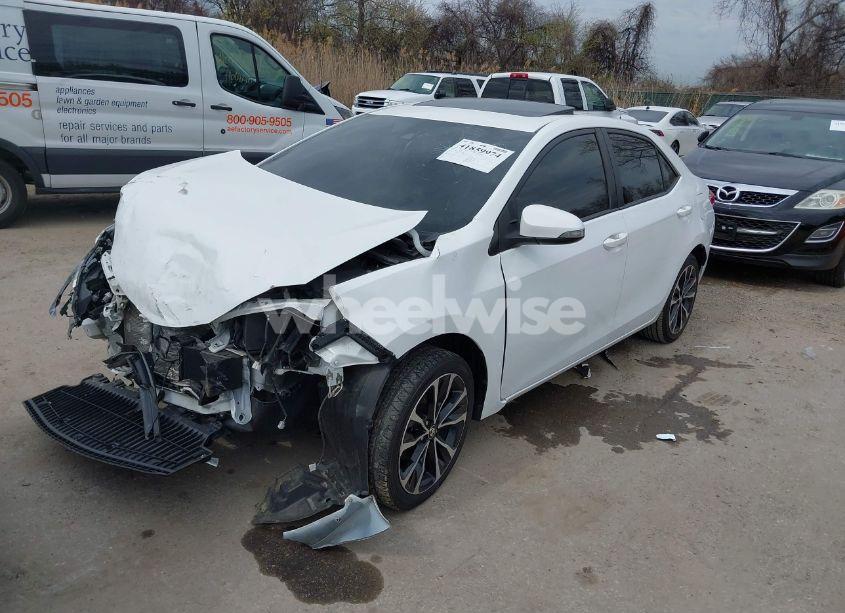 Photo 2 of 2019 Toyota Corolla XSE (VIN 2T1BURHE5KC126607)