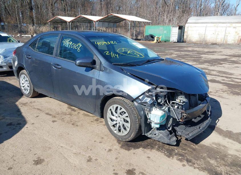2019 Toyota Corolla LE (VIN 2T1BURHE5KC126901) main photo