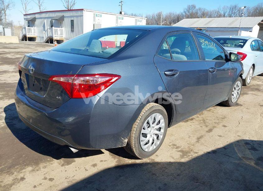 Photo 4 of 2019 Toyota Corolla LE (VIN 2T1BURHE5KC126901)