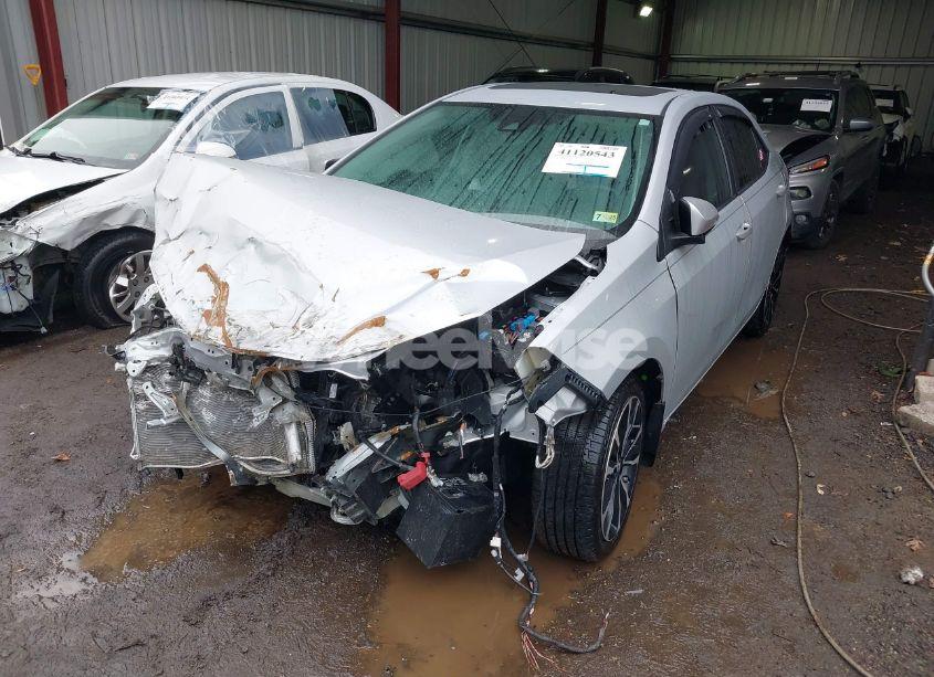 Photo 2 of 2019 Toyota Corolla XSE (VIN 2T1BURHE5KC141432)