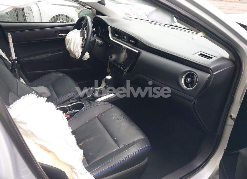 Photo 5 of 2019 Toyota Corolla XSE (VIN 2T1BURHE5KC141432)