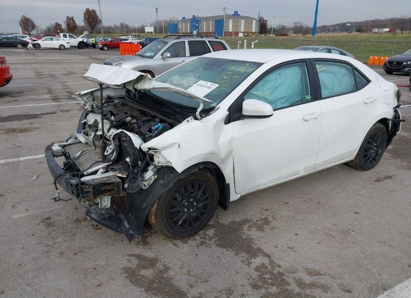 Photo 2 of 2019 Toyota Corolla LE (VIN 2T1BURHE5KC159140)