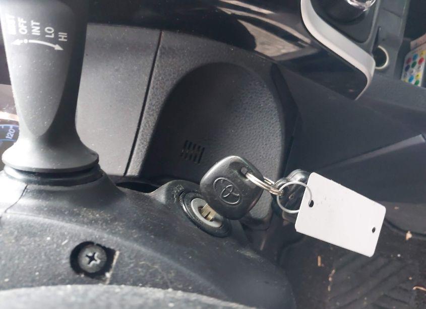 Photo 11 of 2019 Toyota Corolla L (VIN 2T1BURHE5KC162653)