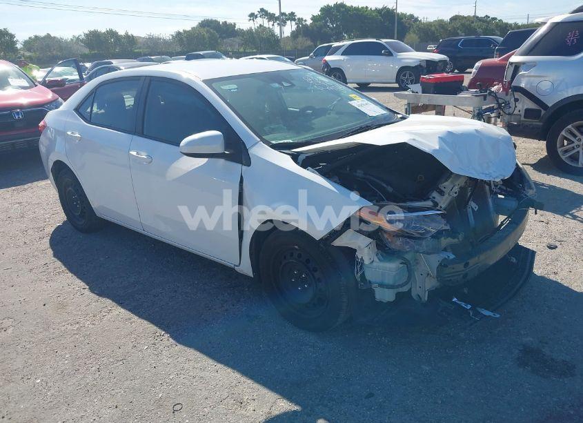 2019 Toyota Corolla LE (VIN 2T1BURHE5KC169697) main photo