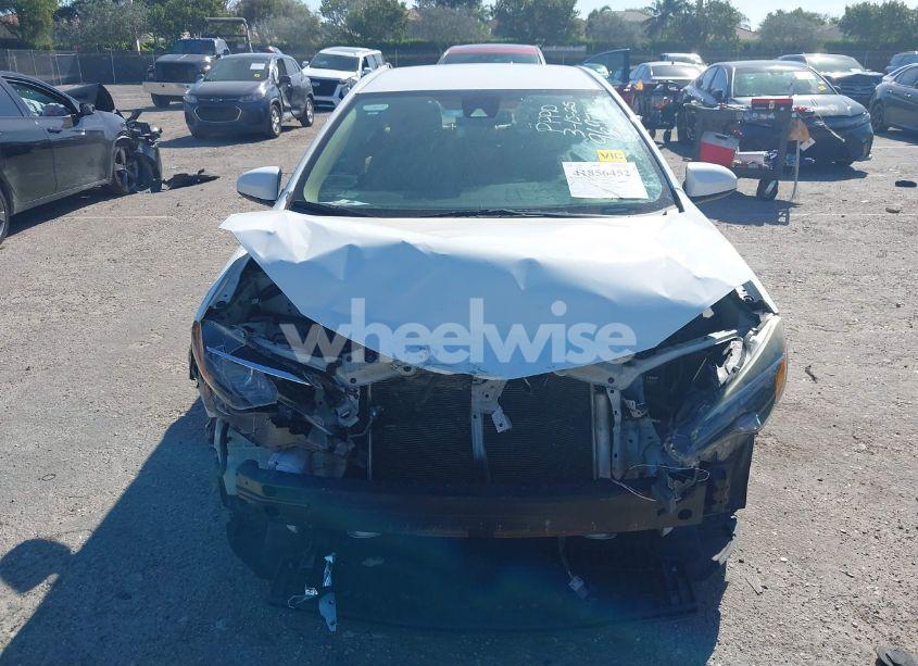 Photo 13 of 2019 Toyota Corolla LE (VIN 2T1BURHE5KC169697)