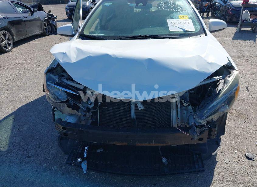 Photo 6 of 2019 Toyota Corolla LE (VIN 2T1BURHE5KC169697)