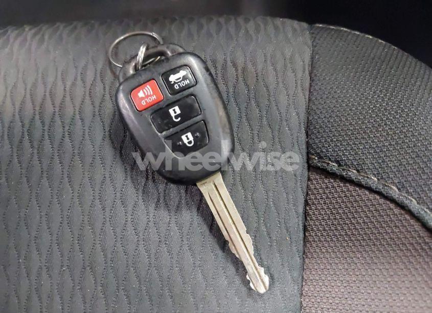 Photo 11 of 2019 Toyota Corolla LE (VIN 2T1BURHE5KC170378)