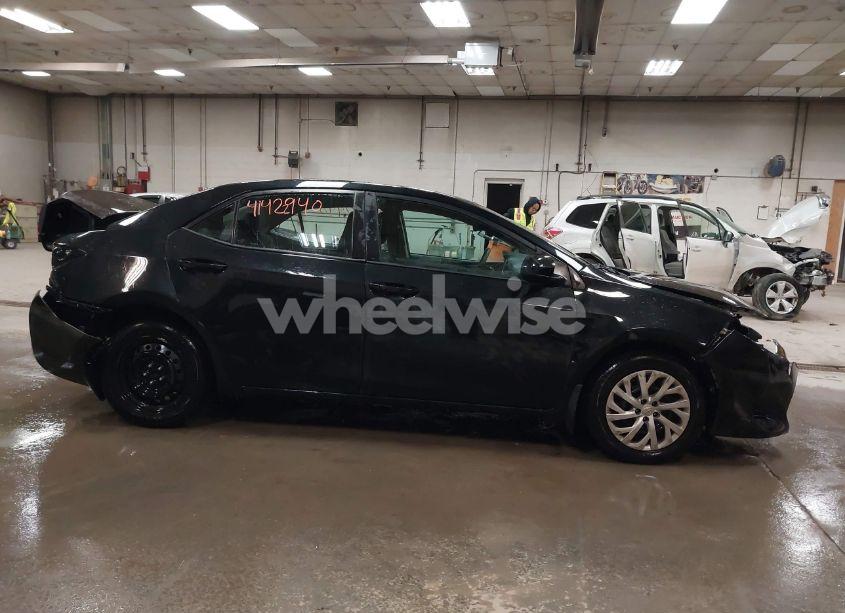 Photo 14 of 2019 Toyota Corolla LE (VIN 2T1BURHE5KC170378)