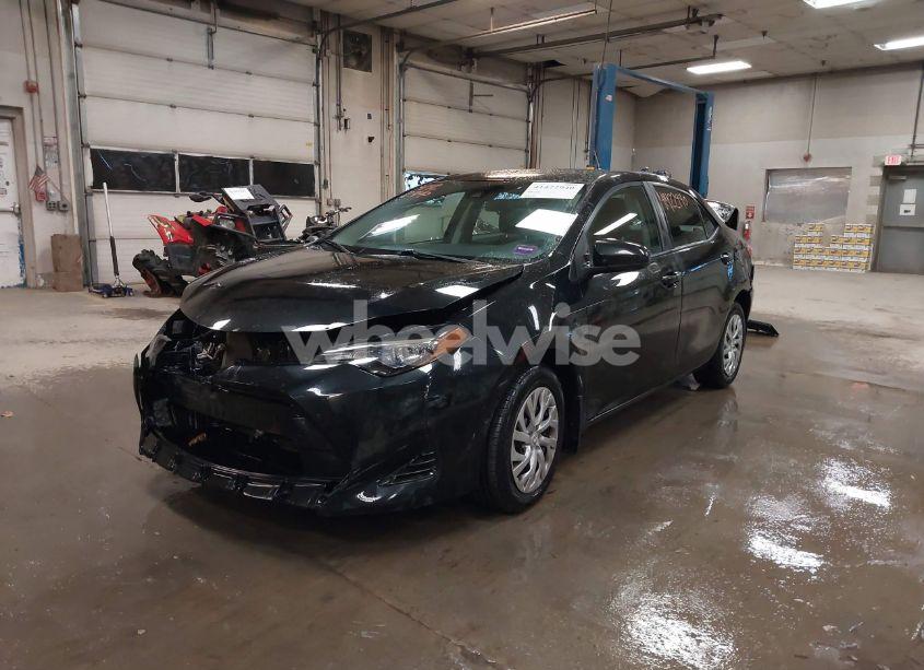 Photo 2 of 2019 Toyota Corolla LE (VIN 2T1BURHE5KC170378)