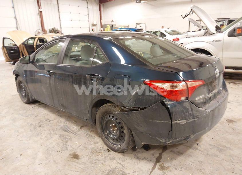 Photo 3 of 2019 Toyota Corolla LE (VIN 2T1BURHE5KC171515)