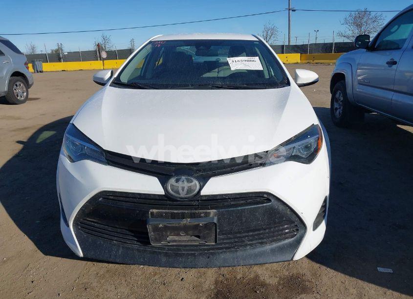 Photo 13 of 2019 Toyota Corolla LE (VIN 2T1BURHE5KC175774)