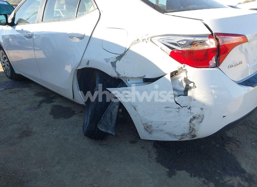 Photo 6 of 2019 Toyota Corolla LE (VIN 2T1BURHE5KC175774)