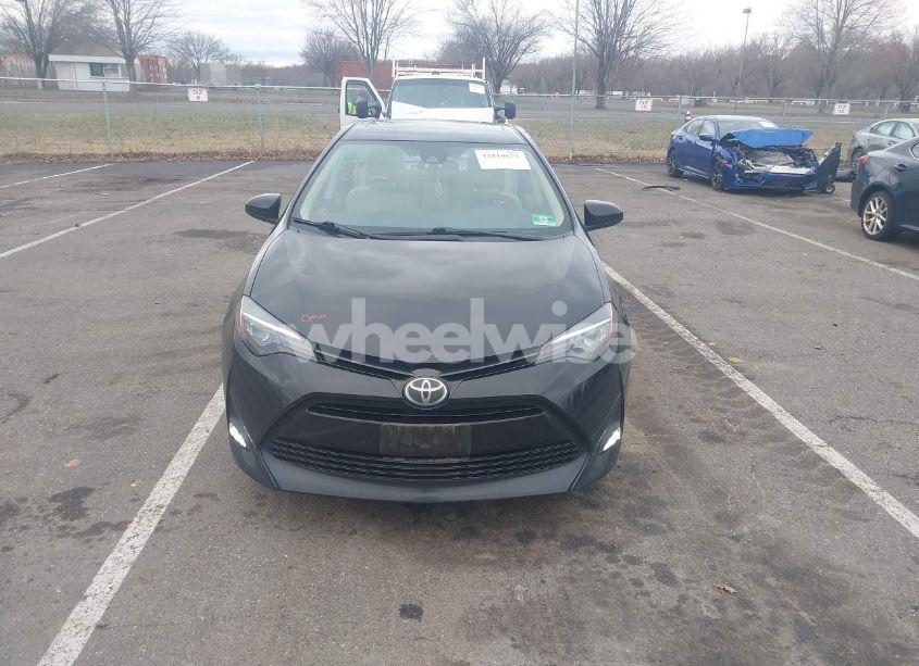 Photo 12 of 2019 Toyota Corolla LE (VIN 2T1BURHE5KC184233)