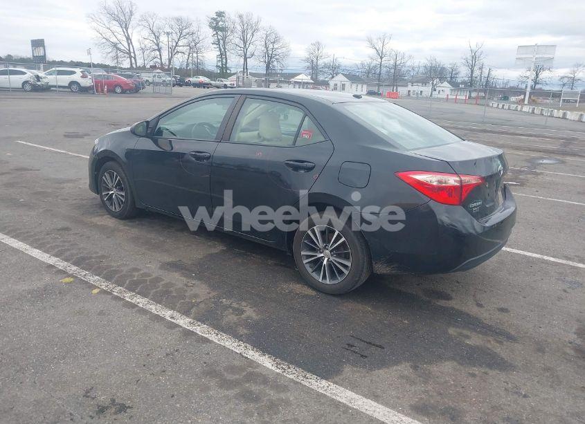 Photo 3 of 2019 Toyota Corolla LE (VIN 2T1BURHE5KC184233)