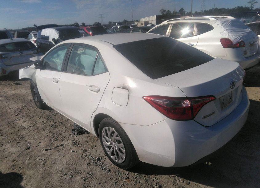 Photo 3 of 2019 Toyota Corolla LE (VIN 2T1BURHE5KC191005)