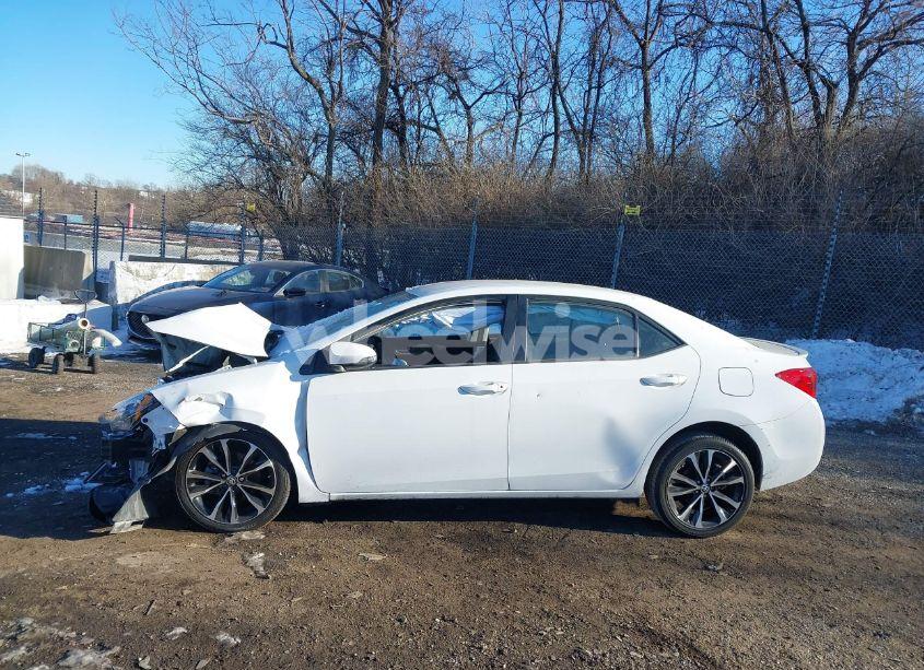 Photo 14 of 2019 Toyota Corolla SE (VIN 2T1BURHE5KC195944)