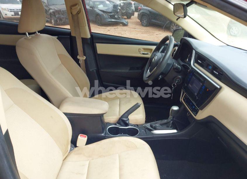 Photo 5 of 2019 Toyota Corolla LE (VIN 2T1BURHE5KC225668)