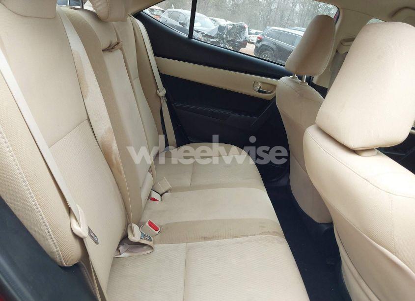 Photo 8 of 2019 Toyota Corolla LE (VIN 2T1BURHE5KC225668)