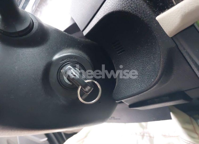 Photo 11 of 2014 Toyota Corolla LE (VIN 2T1BURHE6EC041151)