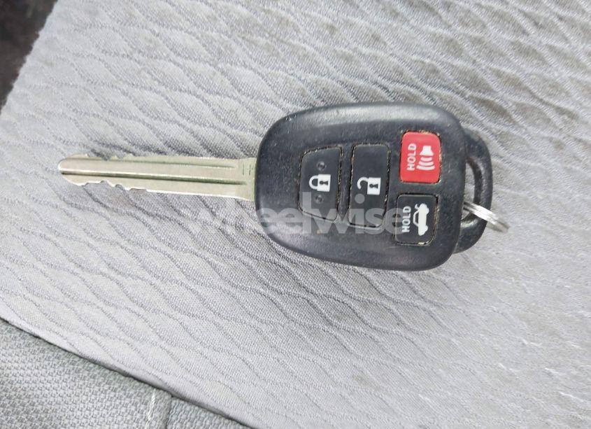 Photo 11 of 2014 Toyota Corolla LE (VIN 2T1BURHE6EC120321)