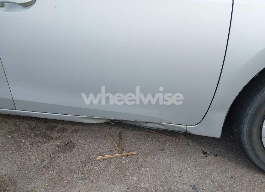 Photo 6 of 2014 Toyota Corolla LE (VIN 2T1BURHE6EC120321)