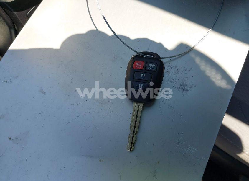 Photo 11 of 2014 Toyota Corolla LE (VIN 2T1BURHE6EC128192)