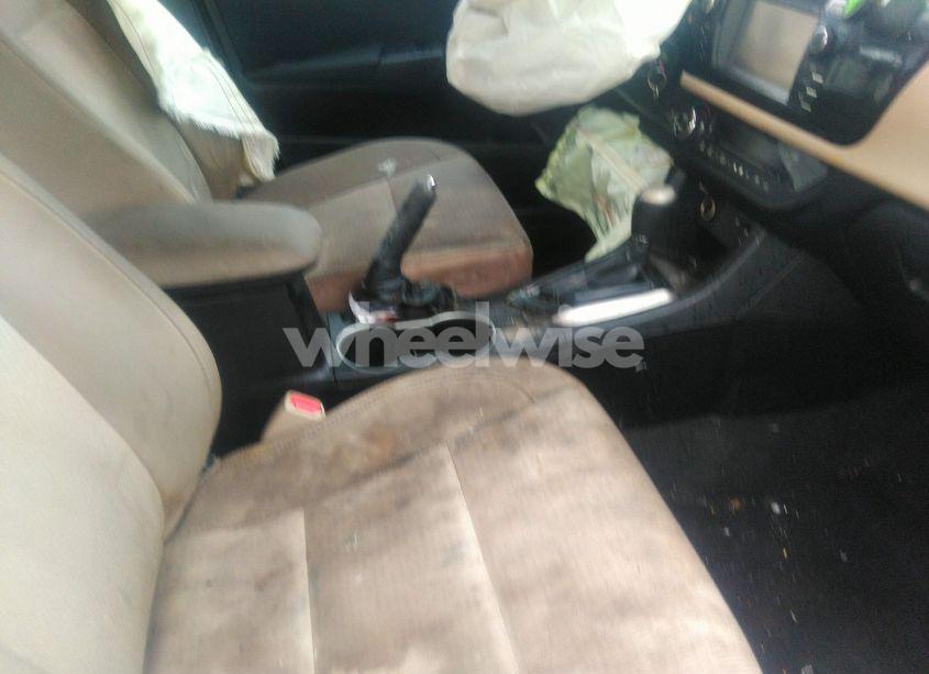 Photo 5 of 2014 Toyota Corolla LE (VIN 2T1BURHE6EC152914)