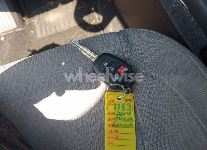 Photo 11 of 2014 Toyota Corolla LE (VIN 2T1BURHE6EC212612)