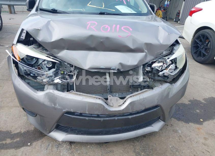 Photo 6 of 2015 Toyota Corolla LE (VIN 2T1BURHE6FC239195)