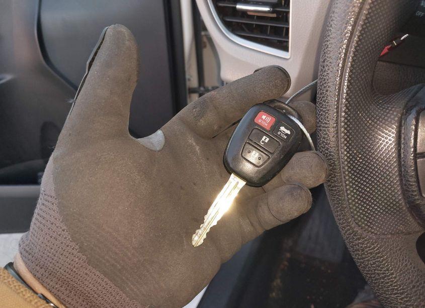 Photo 11 of 2015 Toyota Corolla LE PLUS (VIN 2T1BURHE6FC271449)