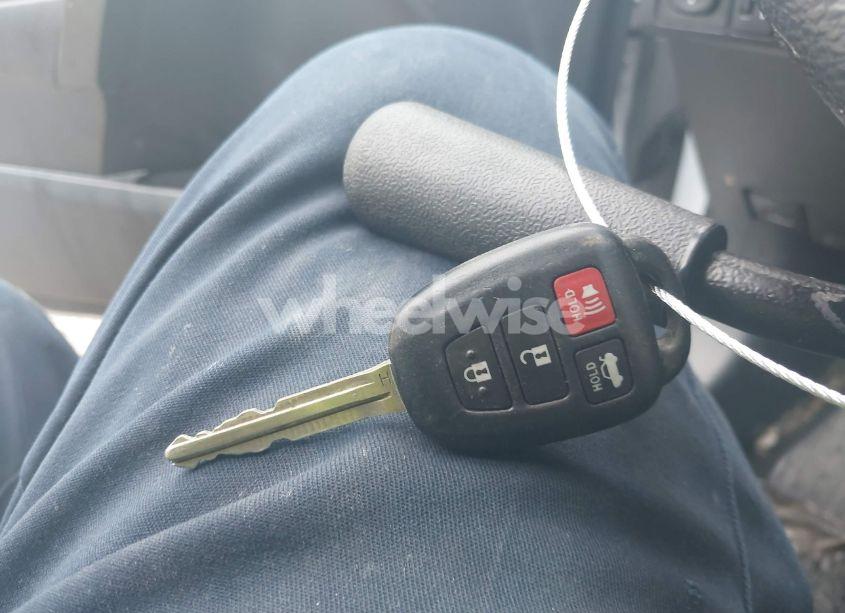 Photo 11 of 2015 Toyota Corolla LE (VIN 2T1BURHE6FC281401)