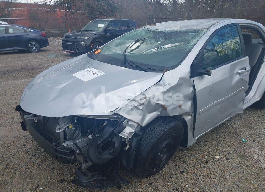 Photo 13 of 2015 Toyota Corolla LE (VIN 2T1BURHE6FC281401)