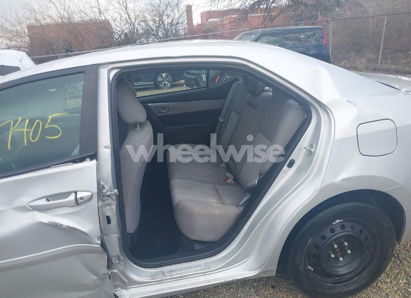 Photo 15 of 2015 Toyota Corolla LE (VIN 2T1BURHE6FC281401)