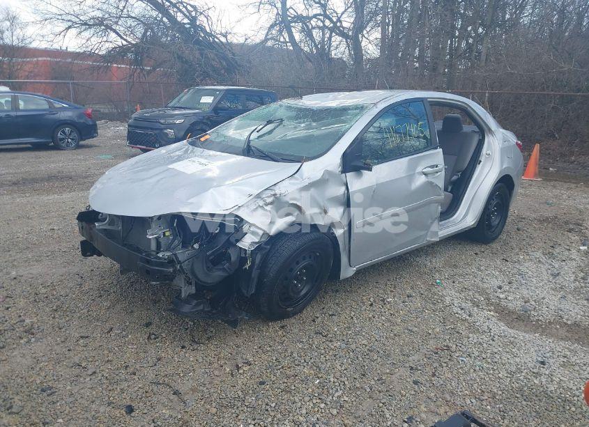 Photo 2 of 2015 Toyota Corolla LE (VIN 2T1BURHE6FC281401)