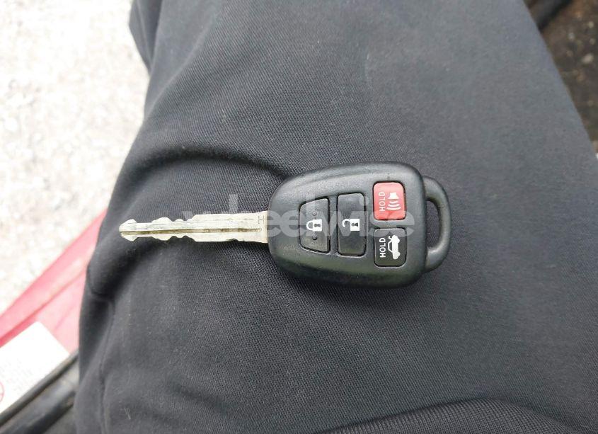 Photo 11 of 2015 Toyota Corolla LE (VIN 2T1BURHE6FC306944)