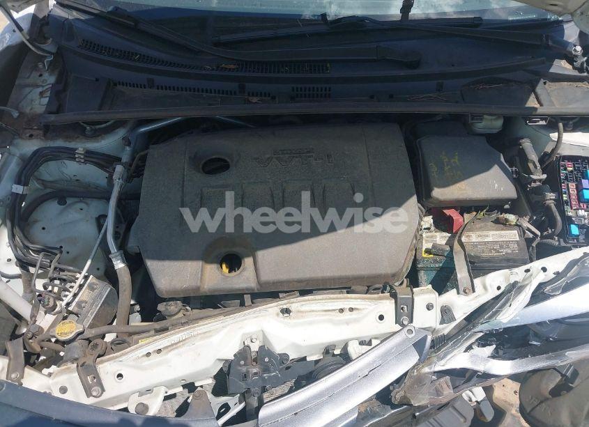 Photo 10 of 2015 Toyota Corolla LE (VIN 2T1BURHE6FC333402)