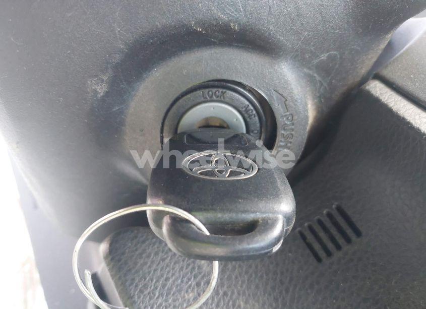 Photo 11 of 2015 Toyota Corolla LE (VIN 2T1BURHE6FC333402)