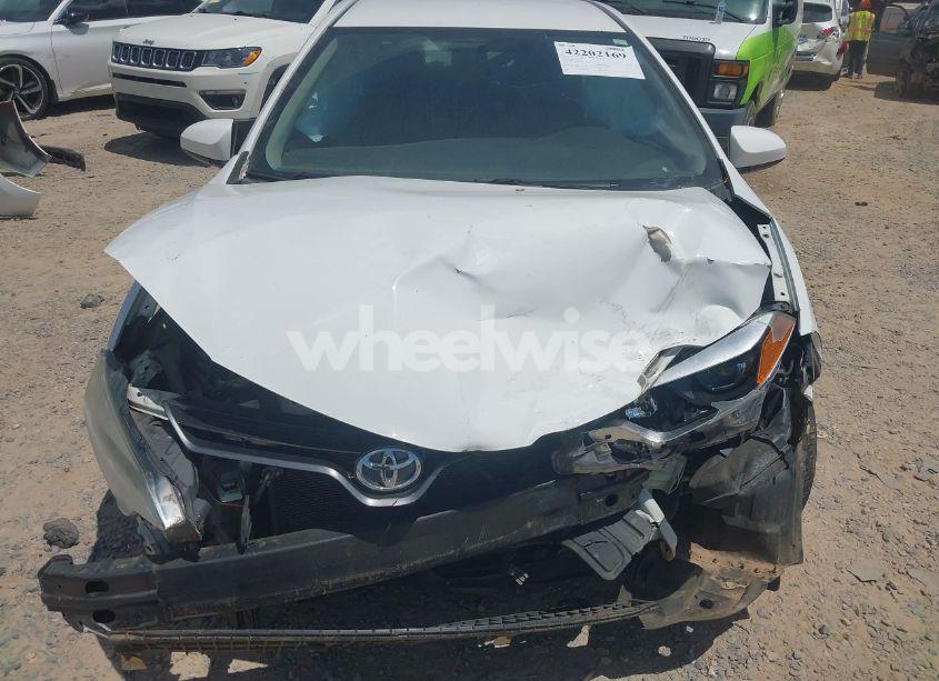 Photo 12 of 2015 Toyota Corolla LE (VIN 2T1BURHE6FC333402)