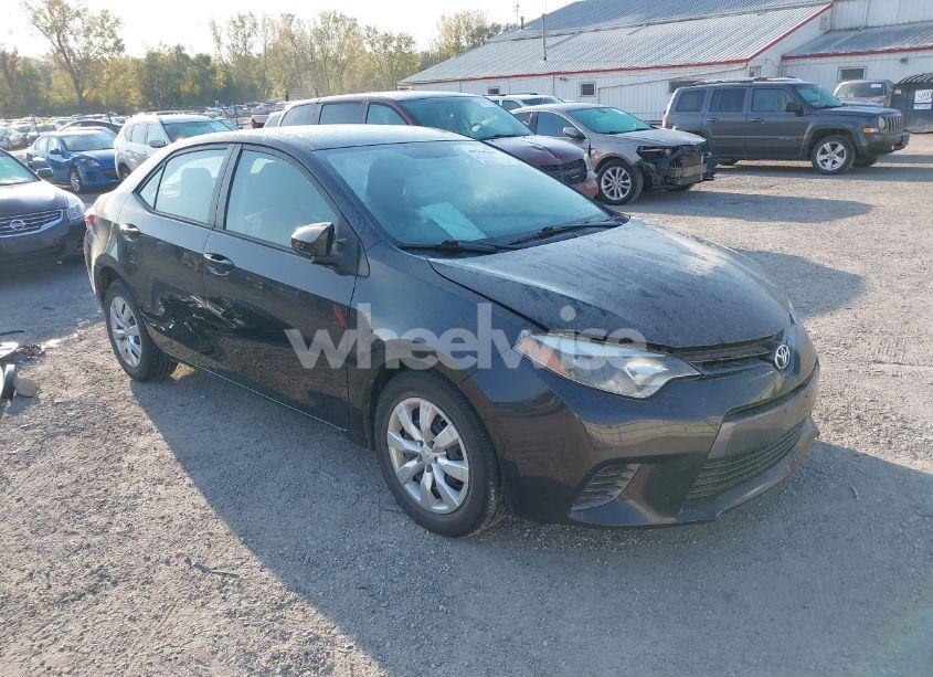 2015 Toyota Corolla LE (VIN 2T1BURHE6FC353553) main photo