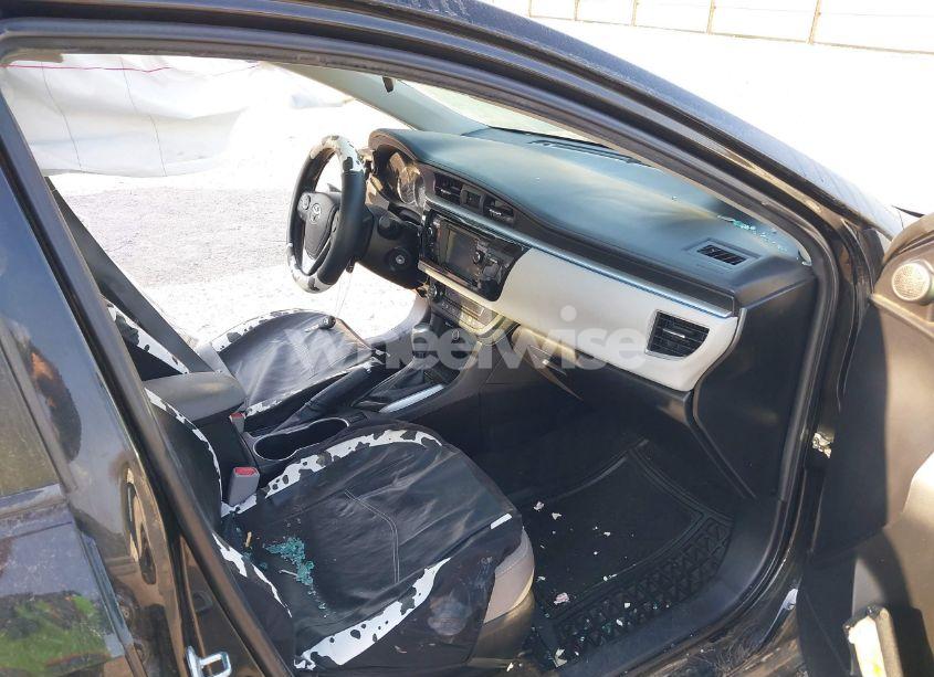 Photo 5 of 2015 Toyota Corolla LE (VIN 2T1BURHE6FC353553)