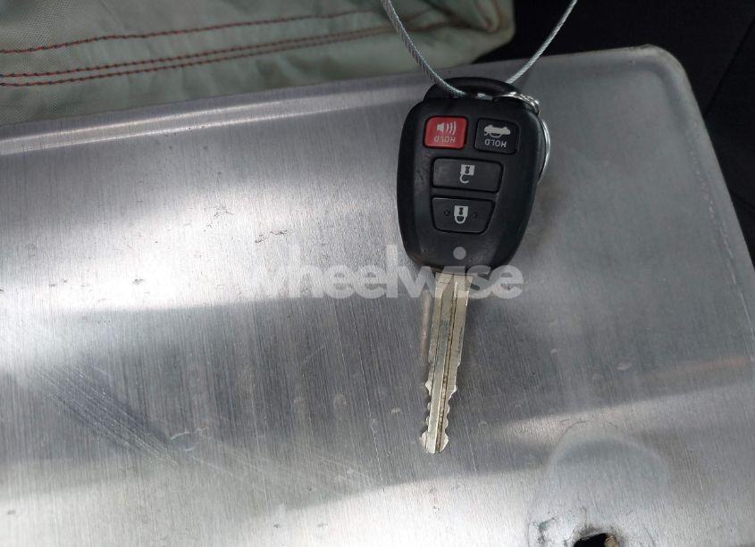 Photo 11 of 2015 Toyota Corolla LE (VIN 2T1BURHE6FC360163)