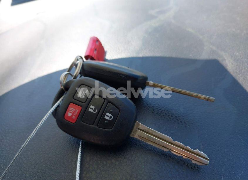 Photo 11 of 2015 Toyota Corolla S (VIN 2T1BURHE6FC362513)