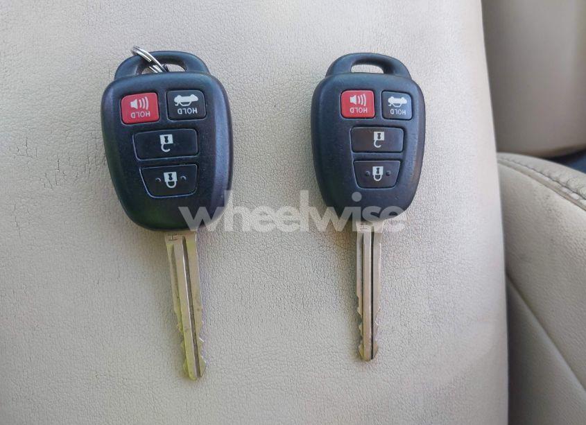 Photo 11 of 2015 Toyota Corolla S PLUS (VIN 2T1BURHE6FC373060)