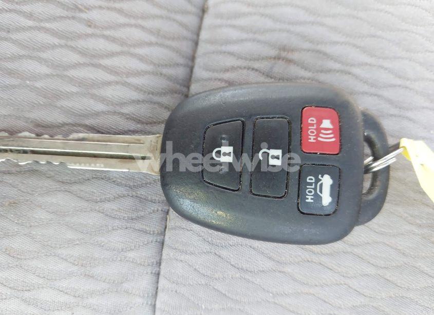 Photo 11 of 2015 Toyota Corolla LE (VIN 2T1BURHE6FC384477)