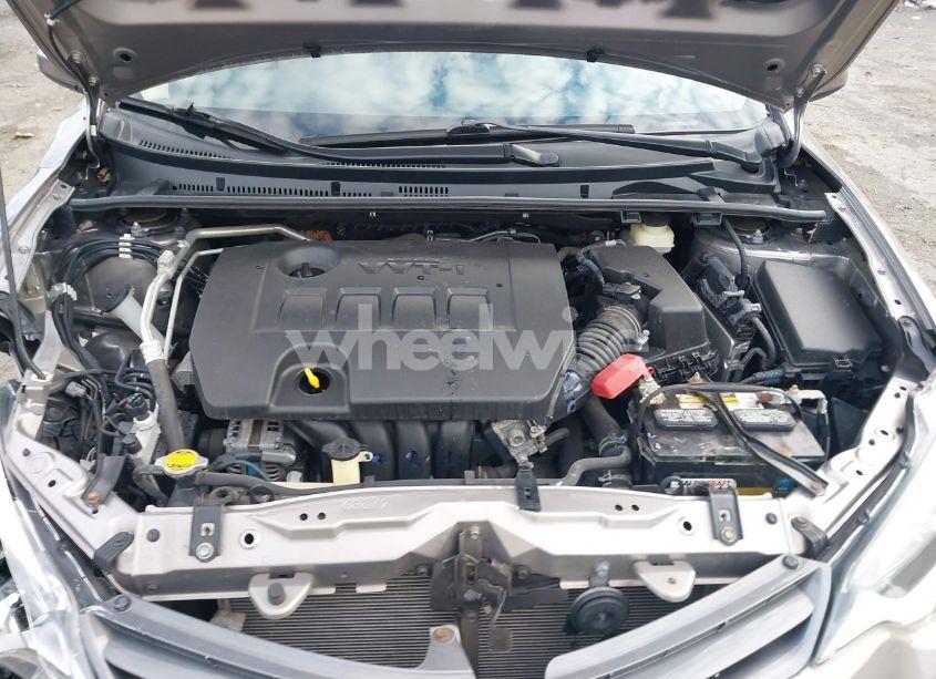 Photo 10 of 2015 Toyota Corolla LE (VIN 2T1BURHE6FC387931)