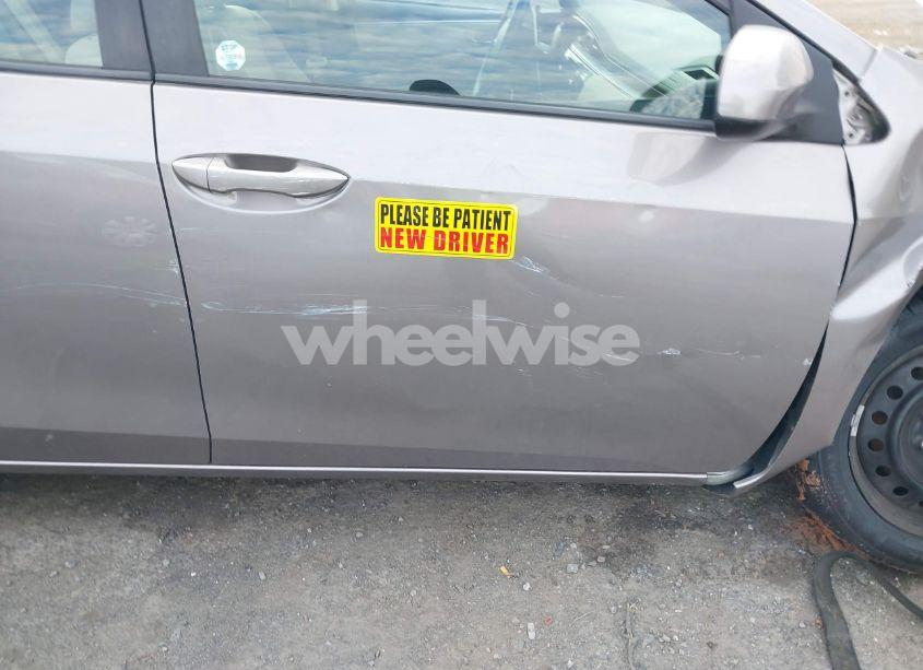 Photo 6 of 2015 Toyota Corolla LE (VIN 2T1BURHE6FC387931)