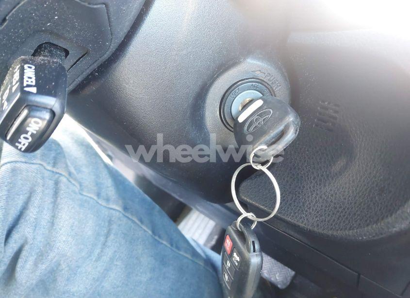 Photo 11 of 2015 Toyota Corolla LE (VIN 2T1BURHE6FC422130)