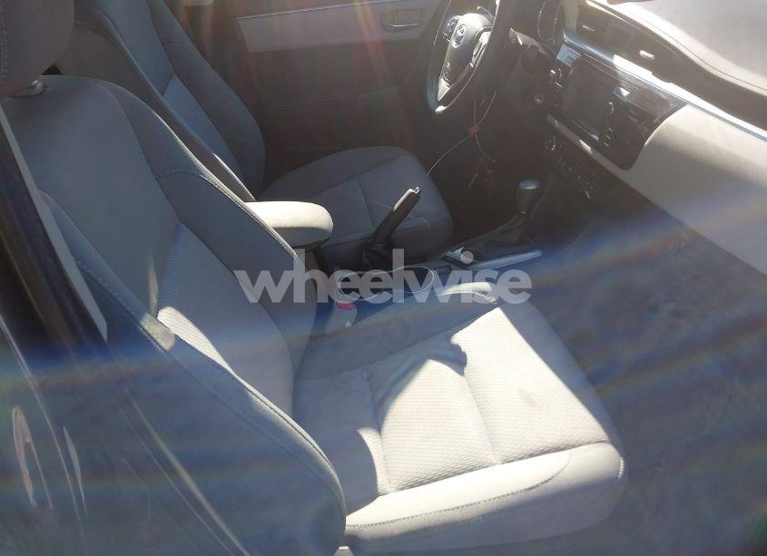 Photo 5 of 2015 Toyota Corolla LE (VIN 2T1BURHE6FC422130)